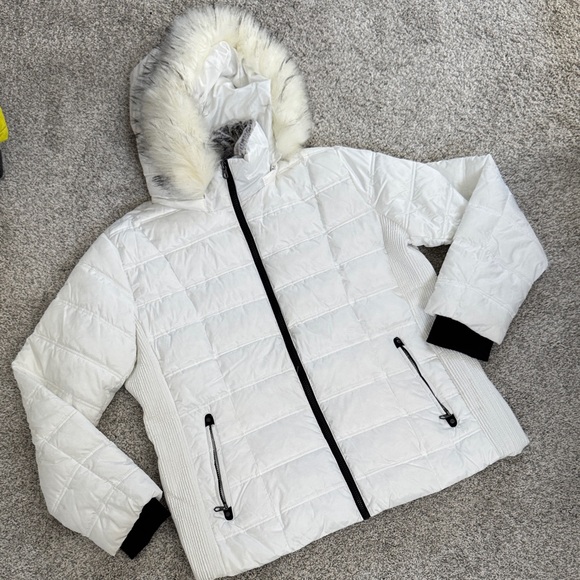 NAUTICA Women's White Quilted Jacket with Faux Fur Hood size XXL - Picture 2 of 10